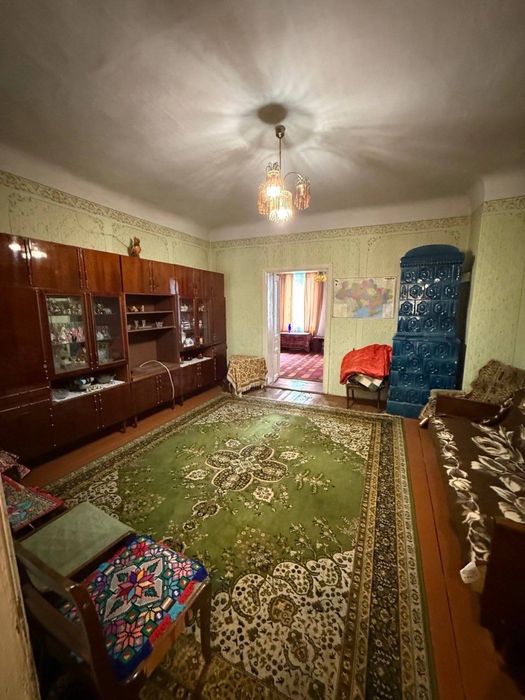 Продається 2-кімнатна квартира в Садгорі