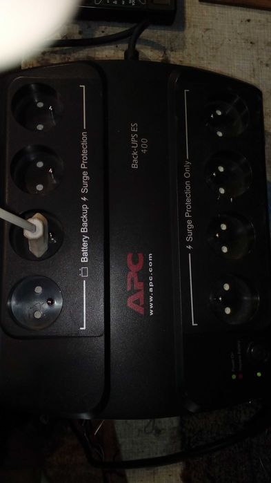 UPS 400, utrzymanie napiecia komputera