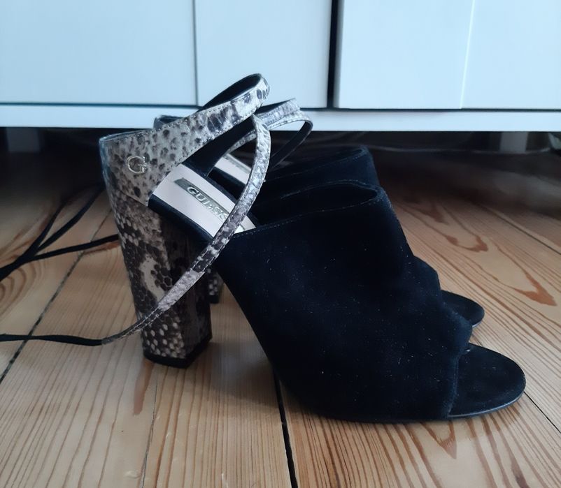Buty na wysokim obcasie sandałki Guess