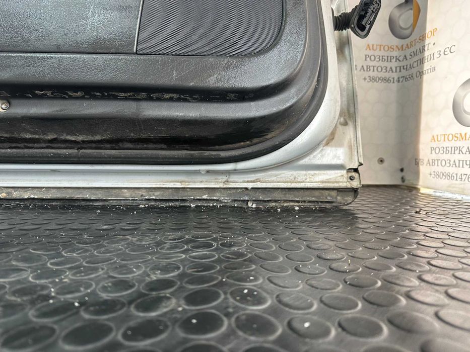 Ауді А4 B6 двері передні ліві в зборі