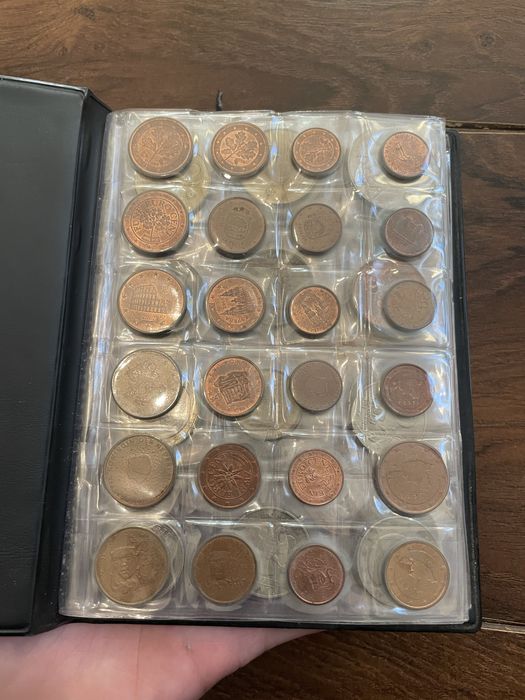 Kolekcja różnych monet – dla kolekcjonera