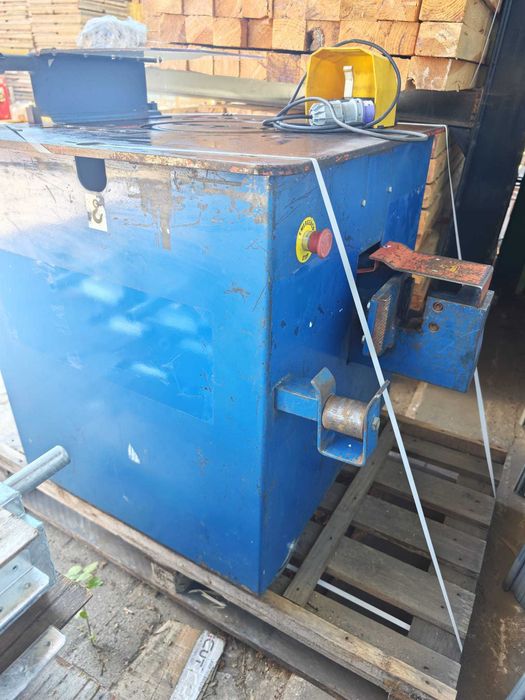 Máquina de dobrar e cortar ferro