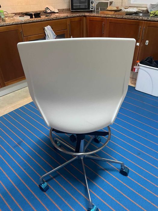 Bancos de cozinha novos