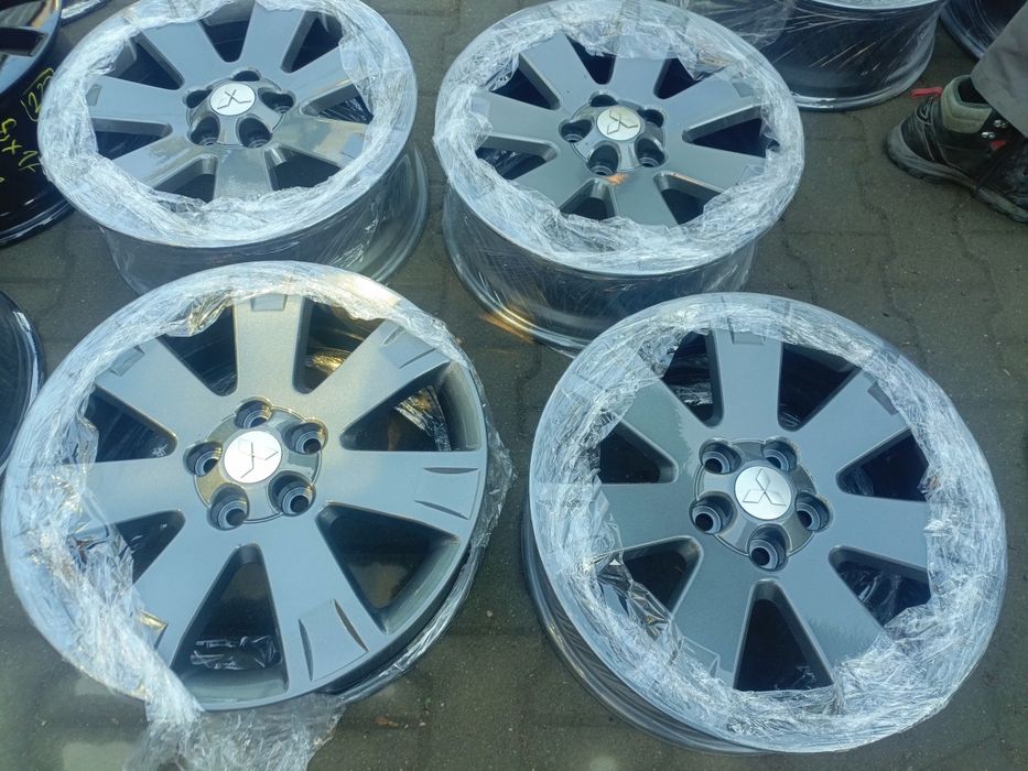 Felgi aluminiowe oryginalne Mitsubishi 5x114,3 et38 7jx17