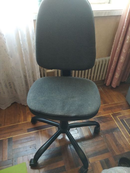 Кресло  компьютерное, поворотное
