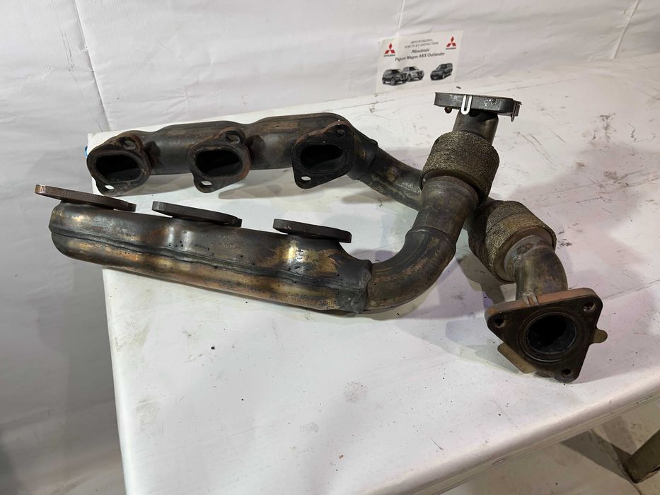 Колектор випускной 3.0 ОМ 642 Mercedes-Benz правий лівий