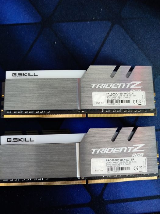 G.SKILL Trident Z RGB DDR4 3000 CL16
