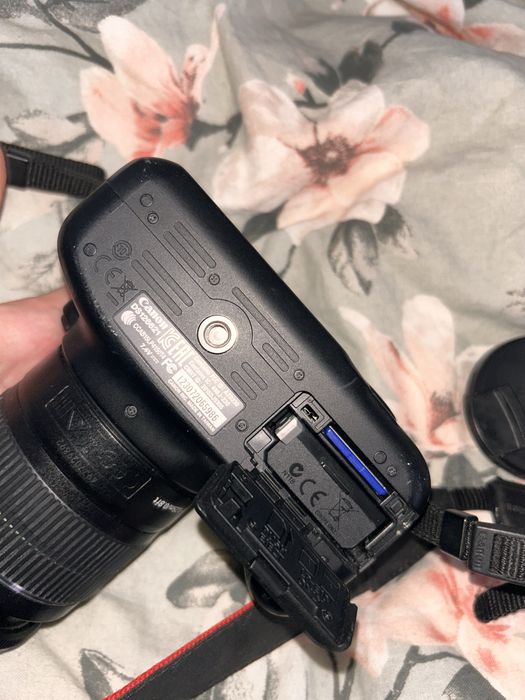 Canon EOS 1300D + EF-S 18-55mm III | Stan idealny | Komplet + Torba