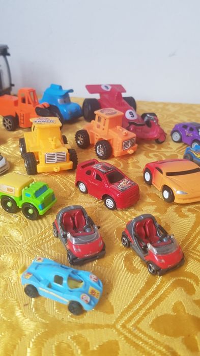 Zestaw zabawek auta