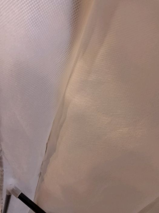 Składana szafa z drążkiem na wieszaki