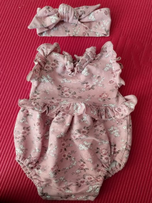 Rampers/body z falbankami plus opaską Baby powder handmade