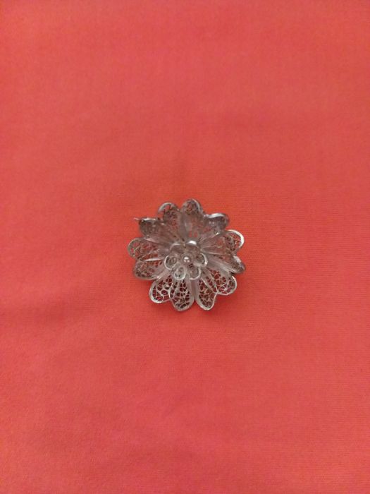 Broche em filigrana de prata