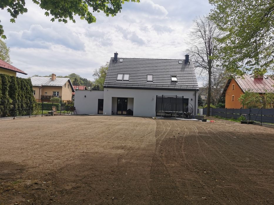 Usługi ogrodnicze, minikoparka, zakładanie trawnika - zapisy na 2026r