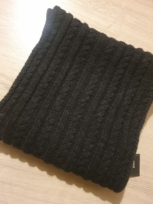 Nowy szalik męski House