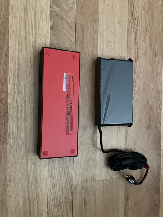 Stacja dokujaca i zasilacz lenovo