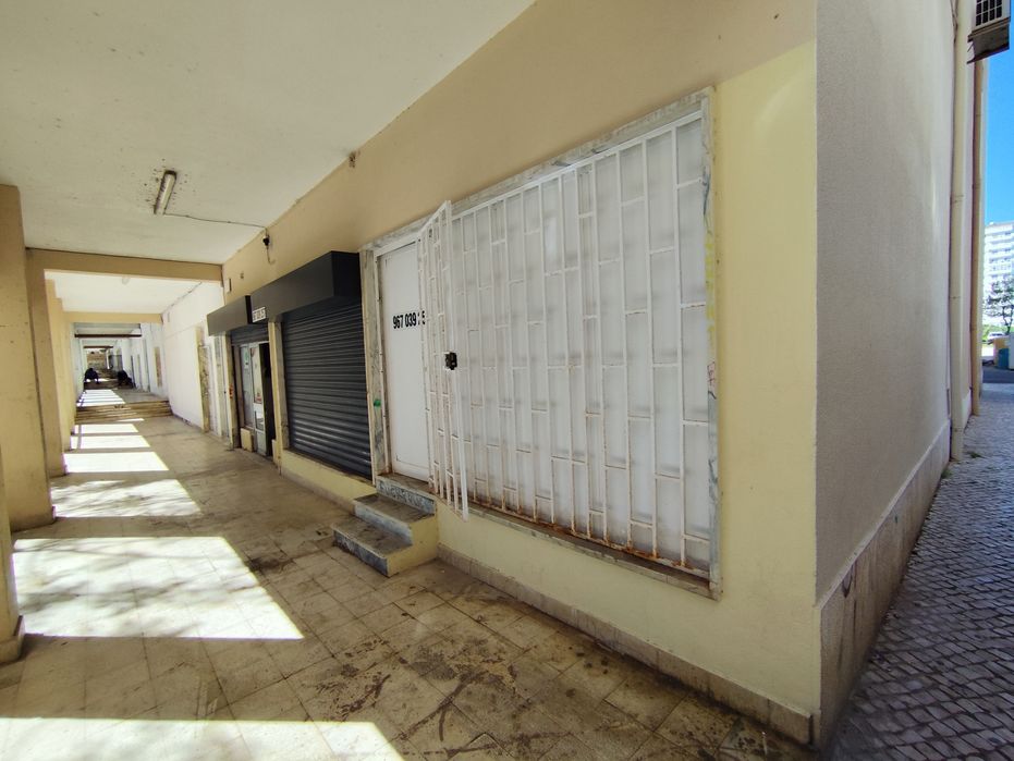 Loja carregado dívidida em duas