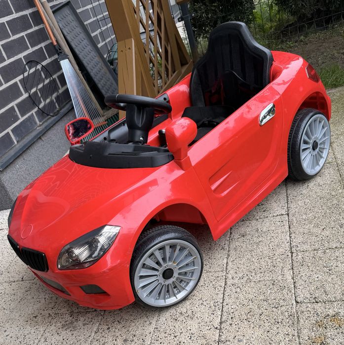 Samochod BMW na akumulator