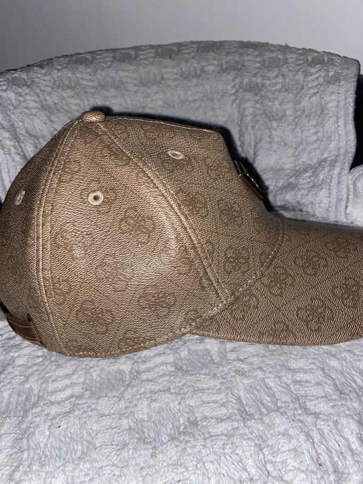 Chapeu Guess usado muito poucas vezes