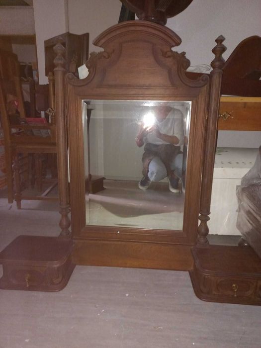 Cómoda de 4 Gavetas em madeira de alta qualidade