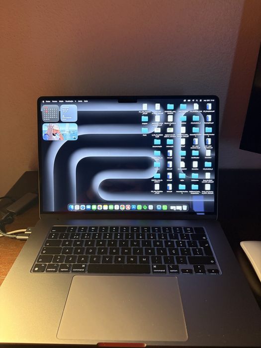 Macbook Air M3 16GB 1TB SSD 15’3 inch + Apple mouse