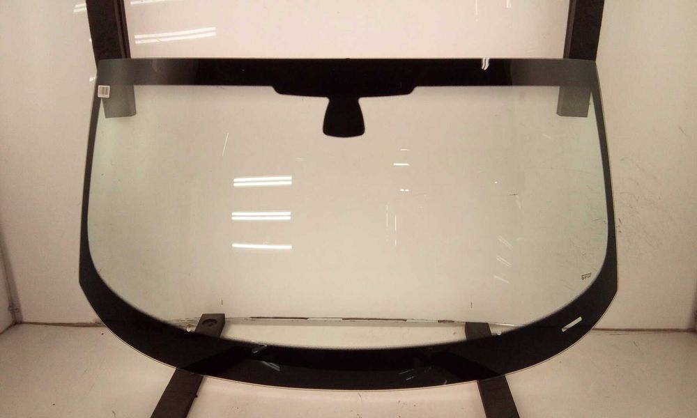 Szyba samochodowa przednia czołowa używana BMW DOWÓZ