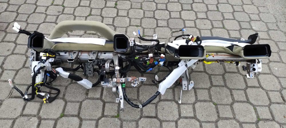 Mazda cx-30 instalacja środka z rura USA