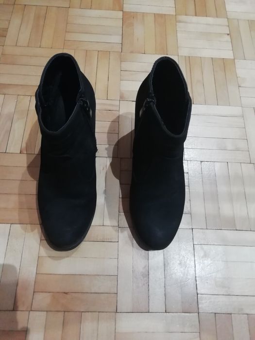 Sprzedam botki czarne r 36