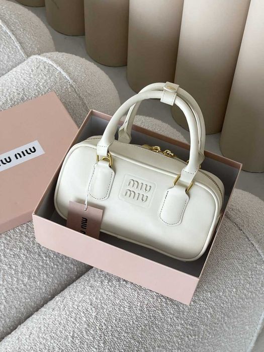 Женская новая сумка / кожаная, в коробке. Подарок для девушки