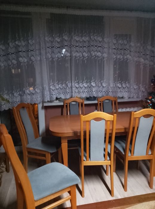 Stół z 6 krzesłami