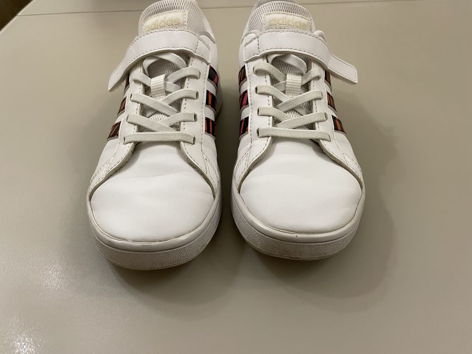 Кросівки фірмові adidas  35 розмір