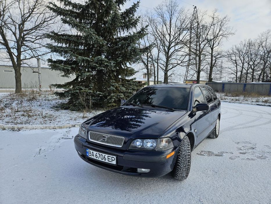 Продам Volvo v40 2003р.
