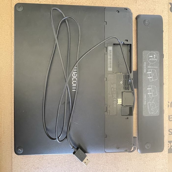 Графічний планшет Wacom Intuos CTH-690 Medium (перо + кабель)