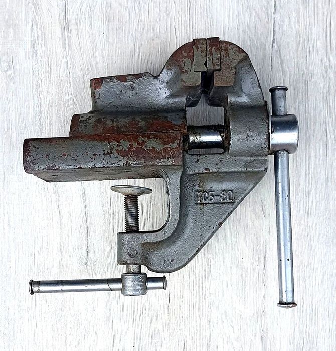 Тиски слесарные ТСБ-80