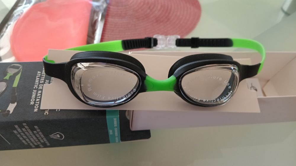 Okulary dziecięce nowe na basen