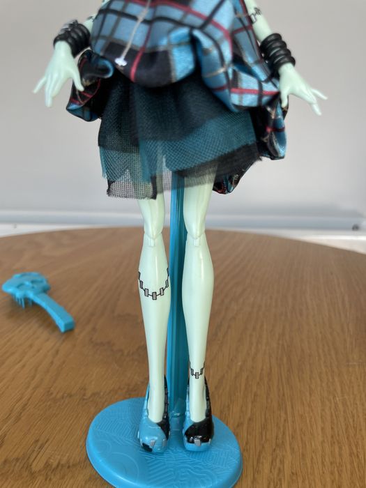 с подставкой Френкі Sweet 1600 Frankie Stein Monster High