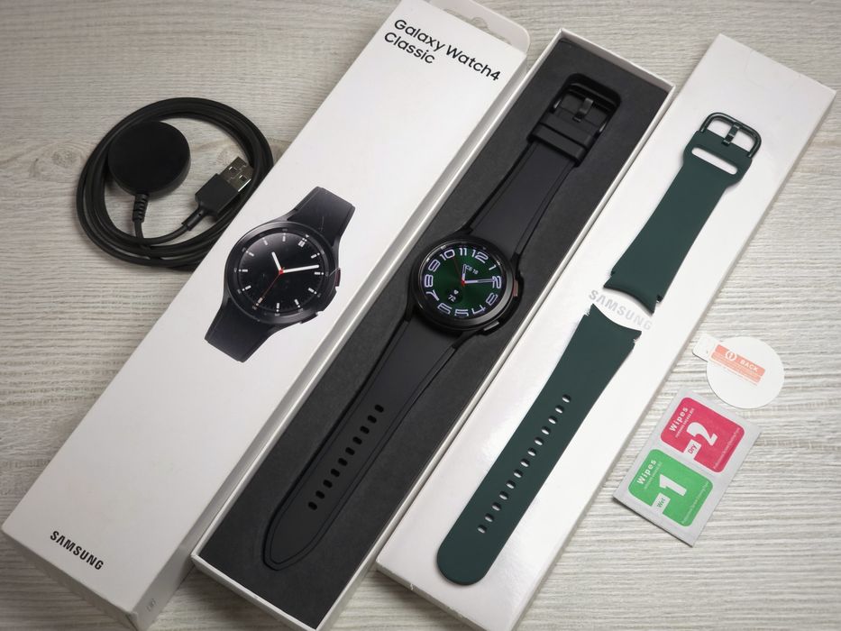 Смарт-годинник Samsung Galaxy Watch4 Classic 42mm Black (SM-R880)