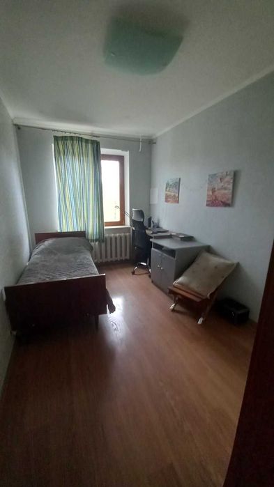 Продається двокімнатна квртира, вул.Колодязна ц2