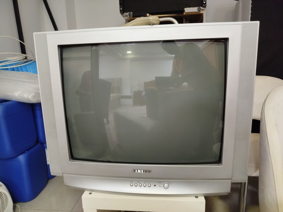 TV de 55cm com comando