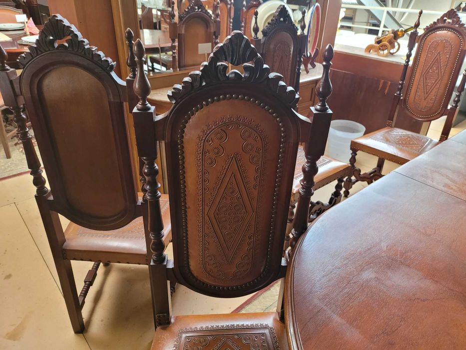 Cadeiras de sala em madeira e couro - óptimo estado - Valor unitário