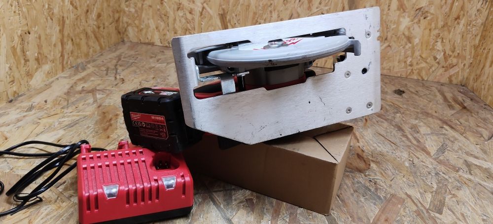 Pilsrka tarczowa Milwaukee M18 blcs66