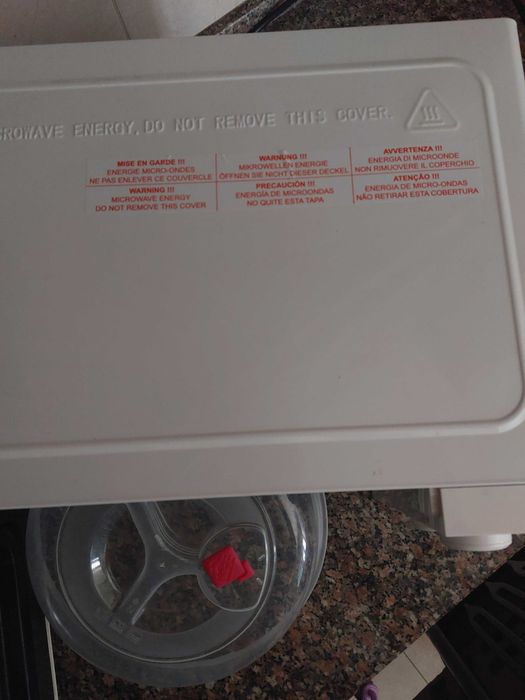 Nearly new microwave oven442828987931699204