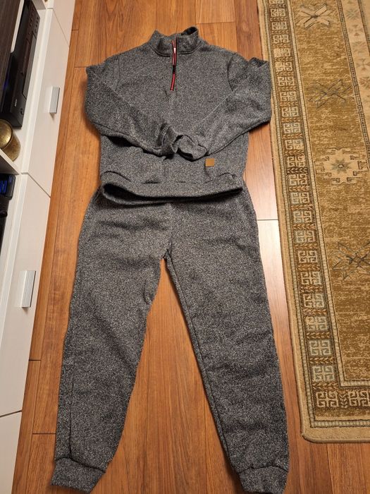 nowy  komplet  męski  L