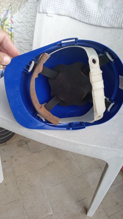 2 CAPACETES PATINS e Biclas. E Outros. Bom Estado. 2 Fotos.