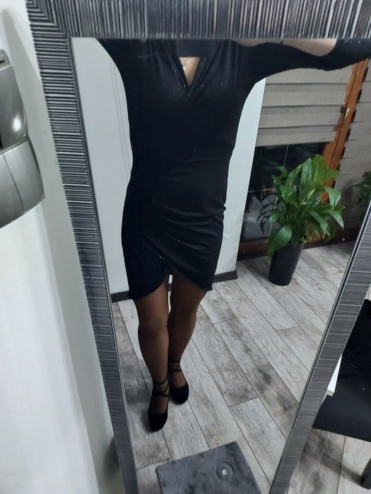 Sukienka wieczorowa mini elastyczna