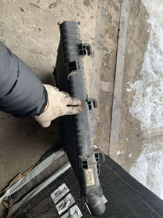 Радіатор охолодження двигуна Mercedes Vario 614 TDI