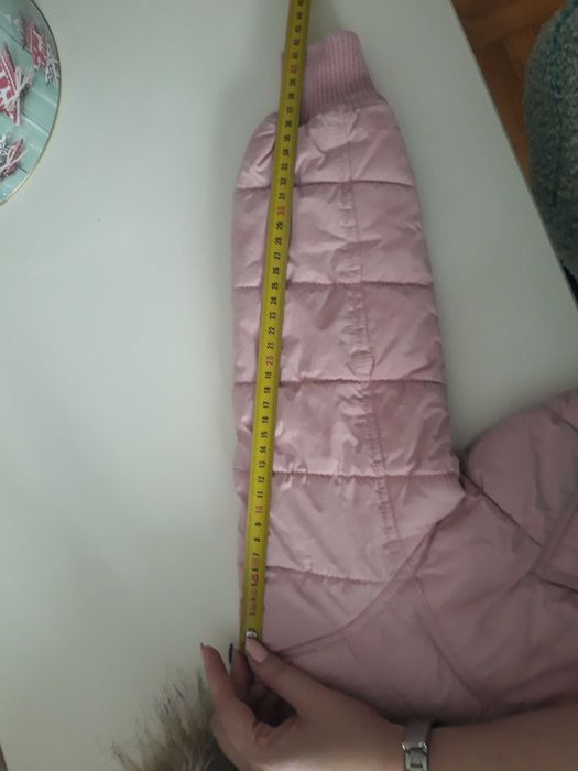 Kurtka zimowa  H&M dla dziewczynki. Kolor różowy. Rozmiar 104/110
