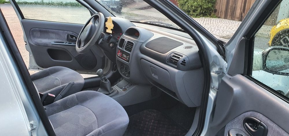 Renault Clio 1.2 Ano 2000