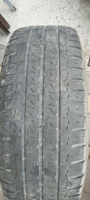 Продам дві шини 225/75 R15 С