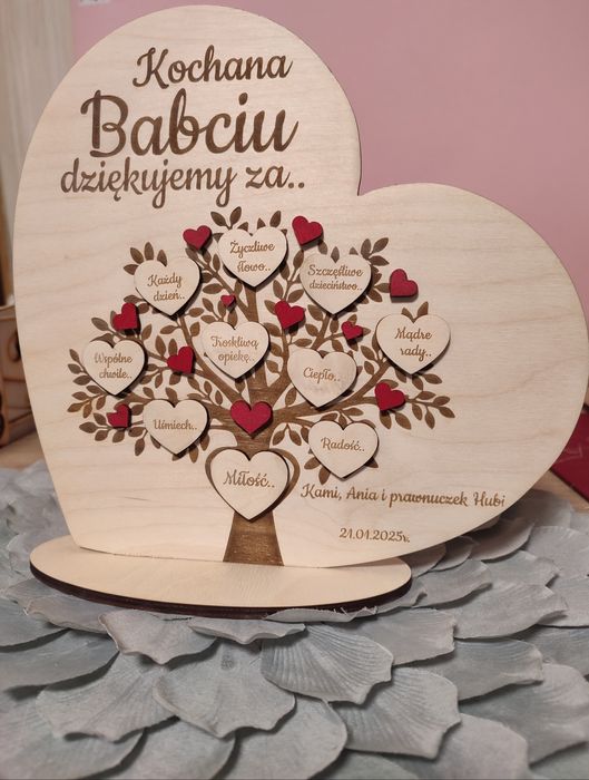 Dzień Babci. Drewniana statuetka serce dla Babci lub Dziadka,