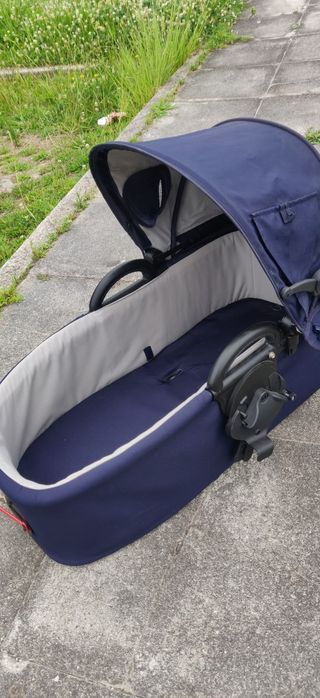 Alcoda de bebê em muito bom estado